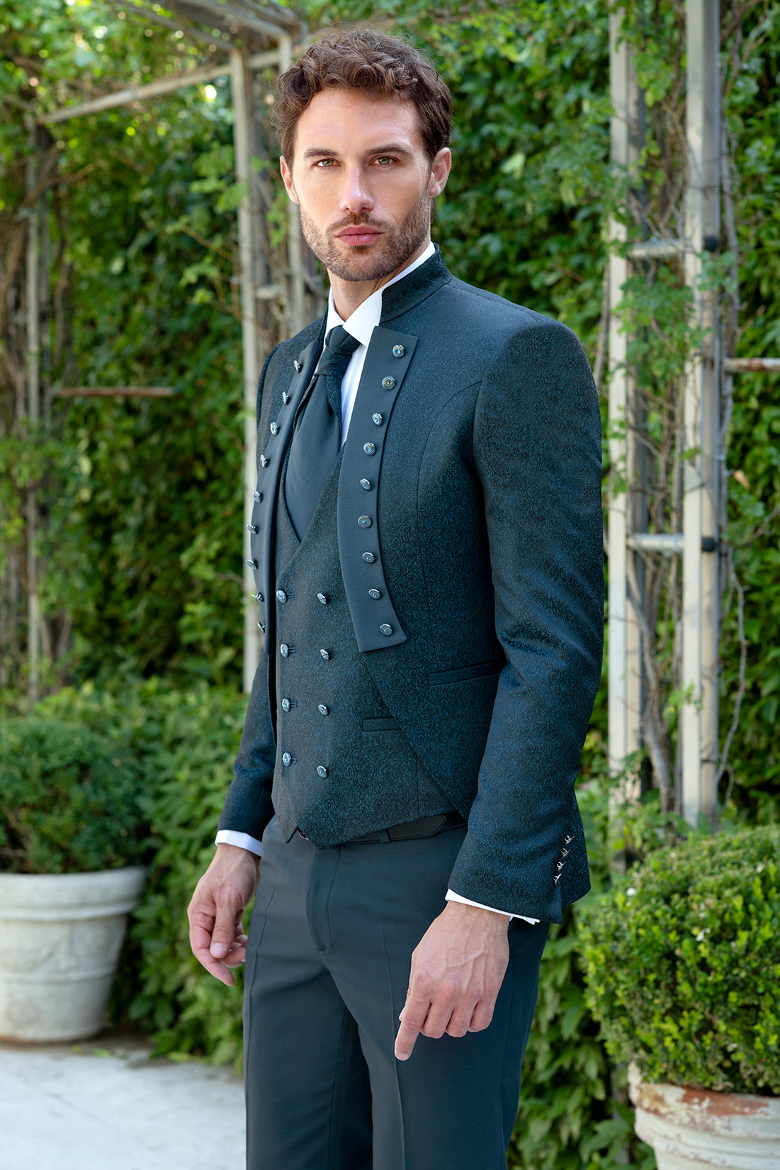 Trajes de ceremonia de la marca ENZO ROMANO en Verdú Ceremonia, Especialistas en trajes de boda y complementos para hombre en Valdepeñas, Ciudad Real