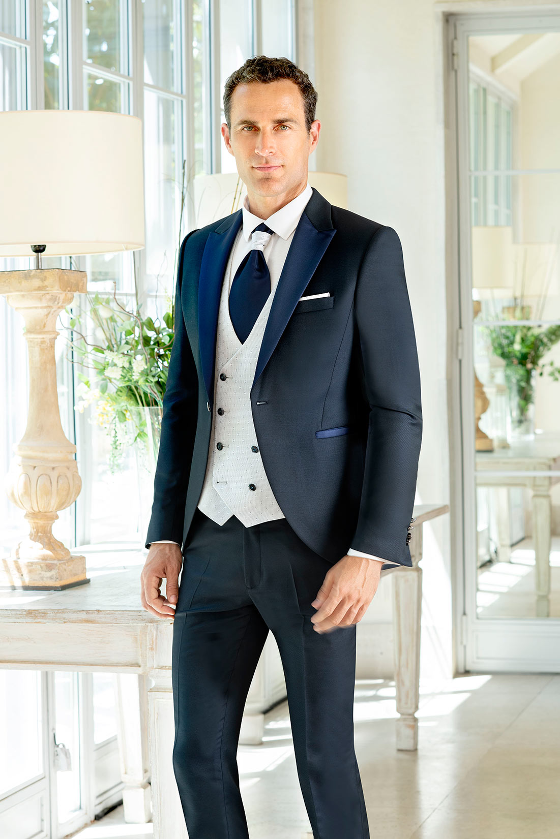 Trajes de ceremonia de la marca ENZO ROMANO en Verdú Ceremonia, Especialistas en trajes de boda y complementos para hombre en Valdepeñas, Ciudad Real